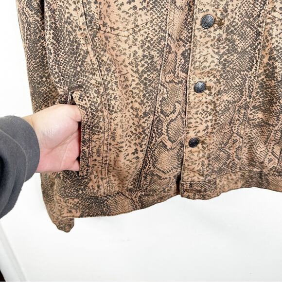 Free People Brown Snake Print Button Front Denim Trucker Jacket Size M - Picture 7 of 15